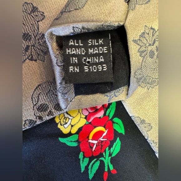 Ed Hardy EUC Gold Tie 100% Silk Snake Design - Picture 7 of 7